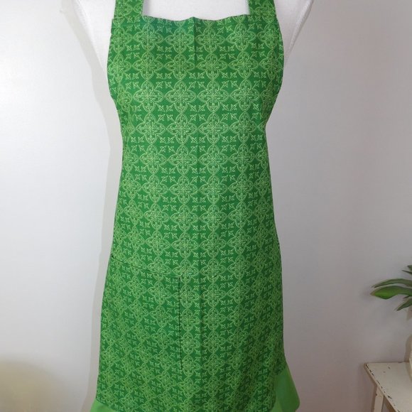 St Patrick's Day Apron...Irish Celtic Fabric / NWOT - Picture 4 of 10